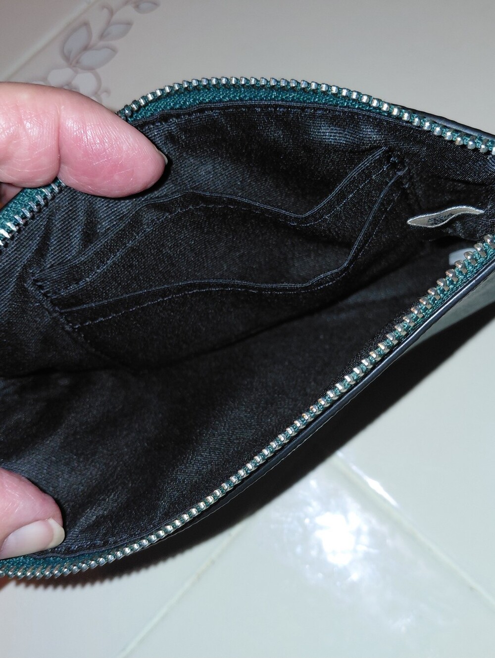 Coach Wristlet Emerald Green Leather with Logo Corner Zip MSRP $118 - Picture 3 of 4